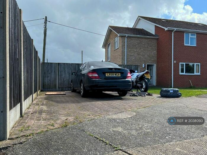 3 Bedroom Semi-Detached House To Rent In Kite Farm, Whitstable, CT5