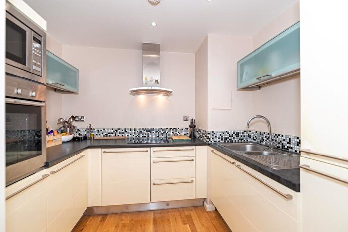 1 Bedroom Flat To Rent In Ability Place, Millharbour, Canary Wharf, London, E14