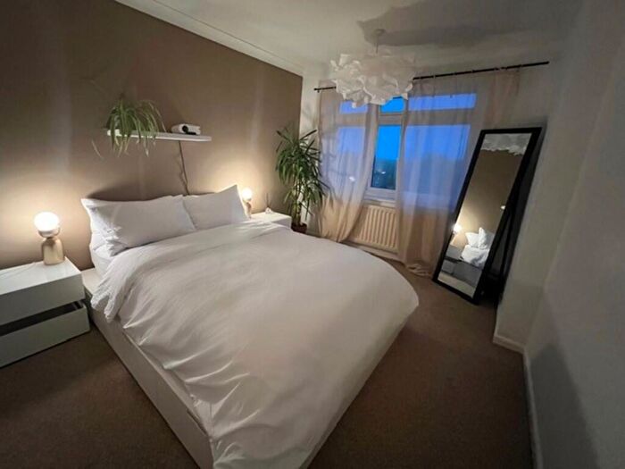 2 Bedroom Detached Bungalow To Rent In Warren Road, Woodingdean, Brighton, BN2