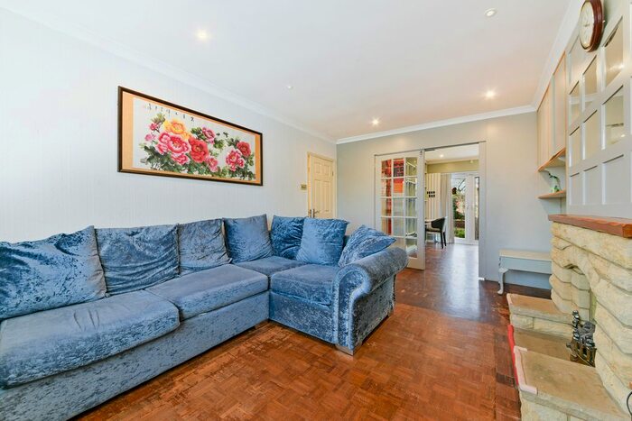 3 Bedroom Detached House To Rent In Stanwell Road, Ashford, Surrey, London, TW15