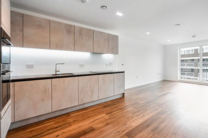 1 Bedroom Flat To Rent In Murchison Gardens, London, W10