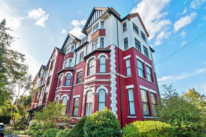 2 Bedroom Apartment To Rent In Seymour Villas, London, SE20