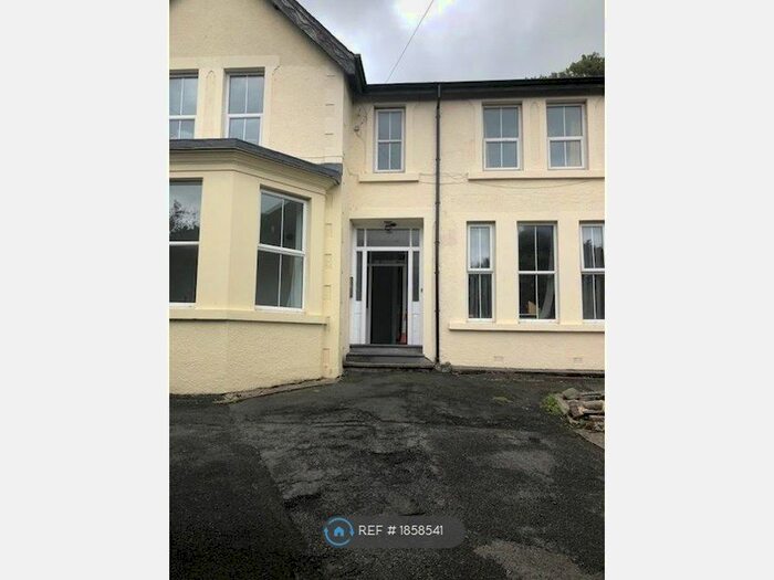 9 Bedroom Detached House To Rent In Garth Road, Bangor, LL57