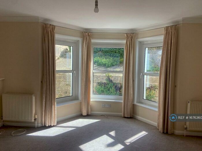 2 Bedroom Flat To Rent In Shipway House, Hythe, CT21