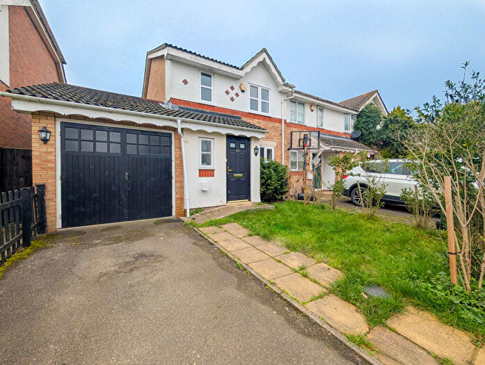 3 Bedroom End Of Terrace House To Rent In Hutchins Road, Thamesmead, SE28