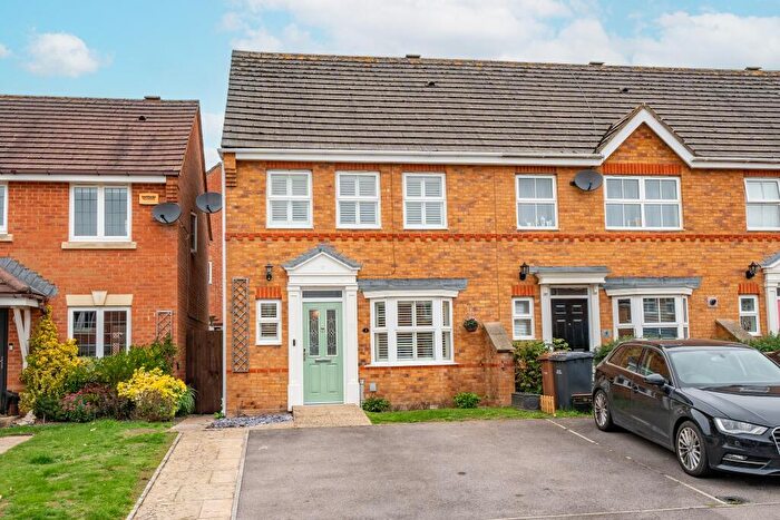 3 Bedroom End Of Terrace House For Sale In St Alphege Gardens, Andover, SP10