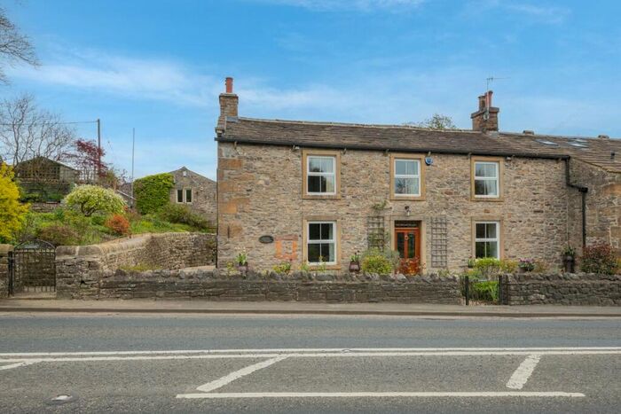 4 Bedroom Semi-Detached House For Sale In The Old School House, Skipton, BD23