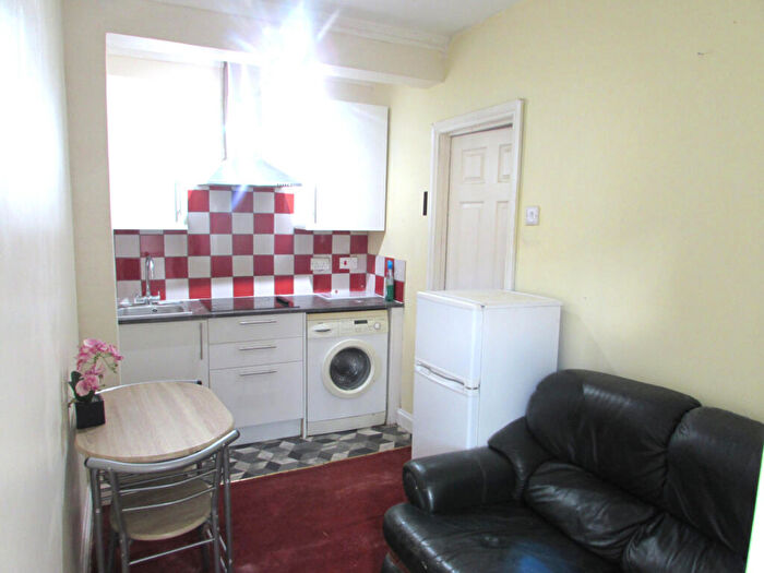 1 Bedroom Flat To Rent In College Hill Road, Harrow, Middlesex, HA3