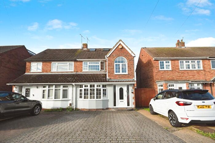 4 Bedroom Semi-Detached House For Sale In Anthony Drive, Stanford-Le-Hope, SS17