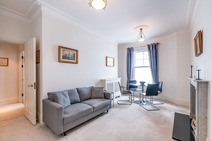 1 Bedroom Flat To Rent In Pall Mall, London, SW1Y
