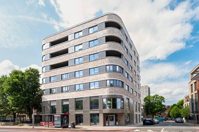 1 Bedroom Flat For Sale In Hyde Apartments, Battersea, London, SW11