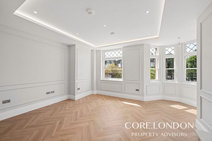 1 Bedroom Flat For Sale In Brooklands, Ealing Common, W3