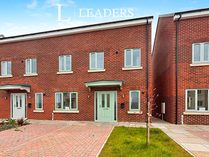 3 Bedroom Semi-Detached House To Rent In Tulip Road, Quadring, PE11