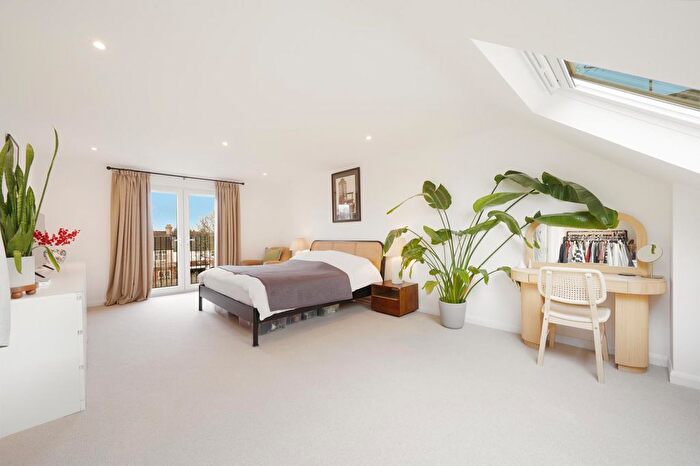 5 Bedroom Semi Detached House For Sale In Whitworth Road, London, SE25