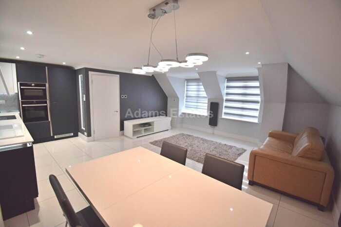 2 Bedroom Apartment To Rent In Pocket Place, Earley, RG6