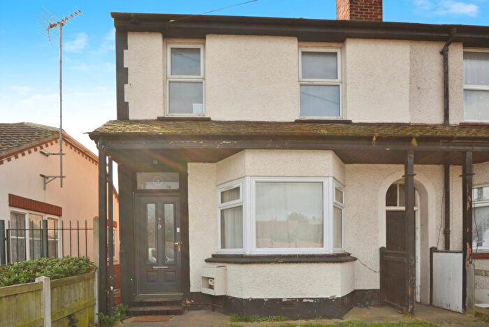 3 Bedroom End Of Terrace House To Rent In Coppins Road, Clacton-on-Sea, CO15