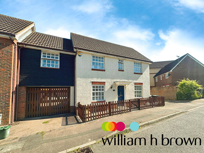 4 Bedroom Link Detached House To Rent In Twelve Acres, Braintree, CM7
