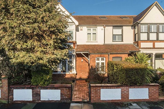 3 Bedroom Property For Sale In Rosebery Gardens, Ealing, W13