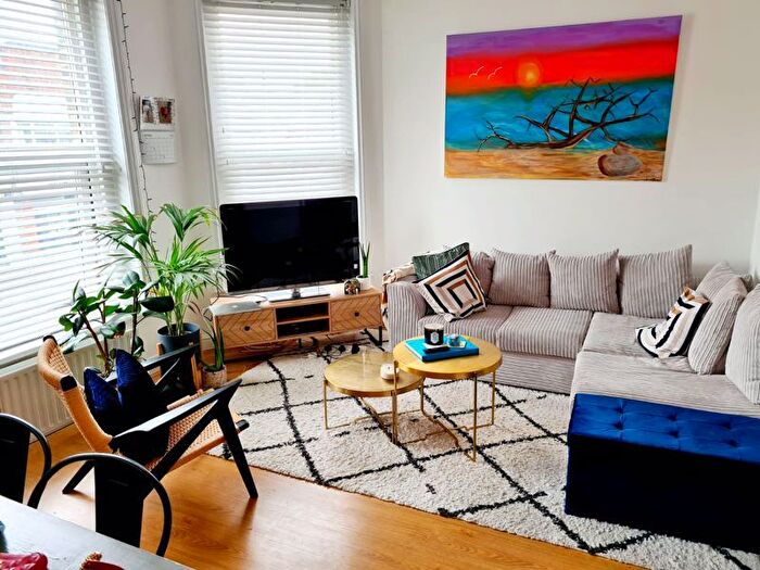 1 Bedroom Flat To Rent In High Street, London, SW19