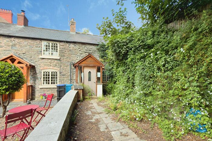 1 Bedroom Cottage For Sale In Abbey Square, Llangollen, Denbighshire, LL20