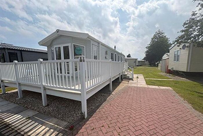 2 Bedroom Park Home For Sale In Cleethorpes Pearl Holiday Park – Lincolnshire, DN36