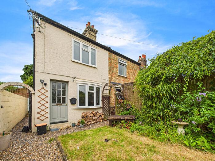 2 Bedroom Semi-Detached House To Rent In Wickens Place, Kent, ME19