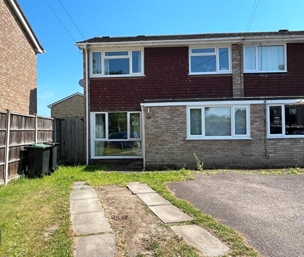3 Bedroom Semi-Detached House For Sale In Lodge Drive, Dibden Purlieu, SO45