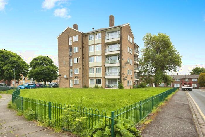 2 Bedroom Flat For Sale In Edington Road, London, SE2