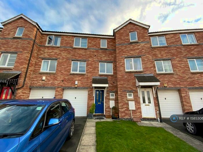 4 Bedroom Terraced House To Rent In Bridges View, Gateshead, NE8
