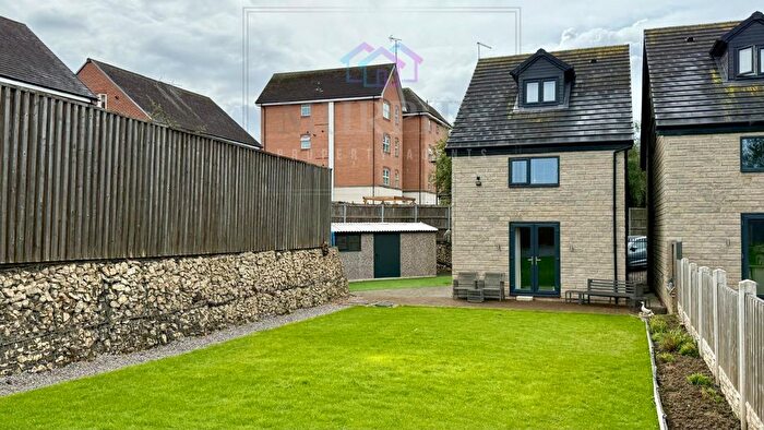 3 Bedroom Detached House For Sale In Friarwood Lane, Pontefract, West Yorkshire, WF8