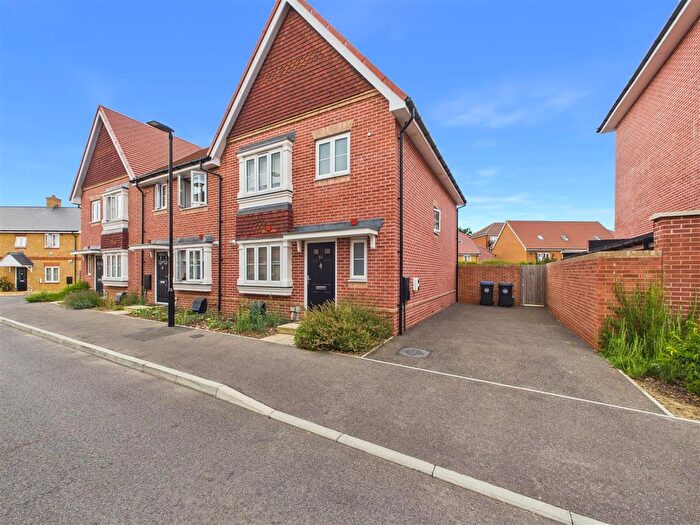 3 Bedroom Semi-Detached House For Sale In Keywood Drive, Hersham, Walton-On-Thames, KT12
