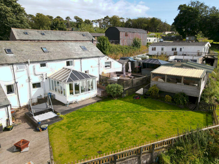 5 Bedroom Detached House For Sale In The Barn Pica, CA14