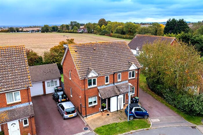 3 Bedroom Semi-Detached House For Sale In Brookfield, Thornwood, CM16