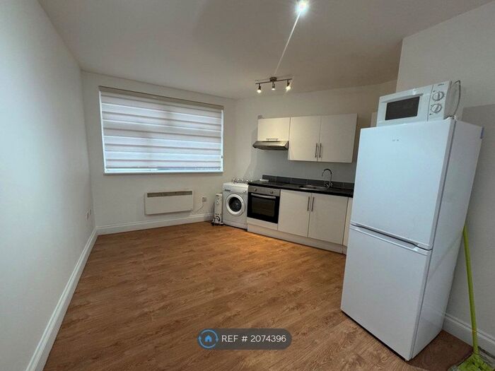 Studio To Rent In Myron Place, London, SE13