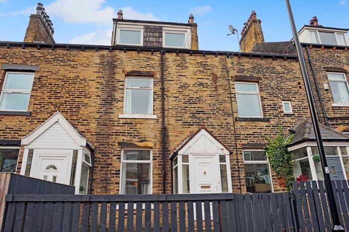 4 Bedroom Terraced House To Rent In Savile Parade, Halifax, HX1