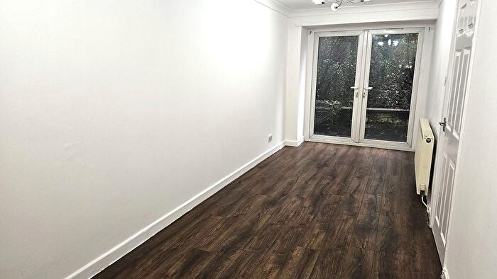 2 Bedroom Flat To Rent In Hafodyrynys Road, Crumlin, Newport, NP11