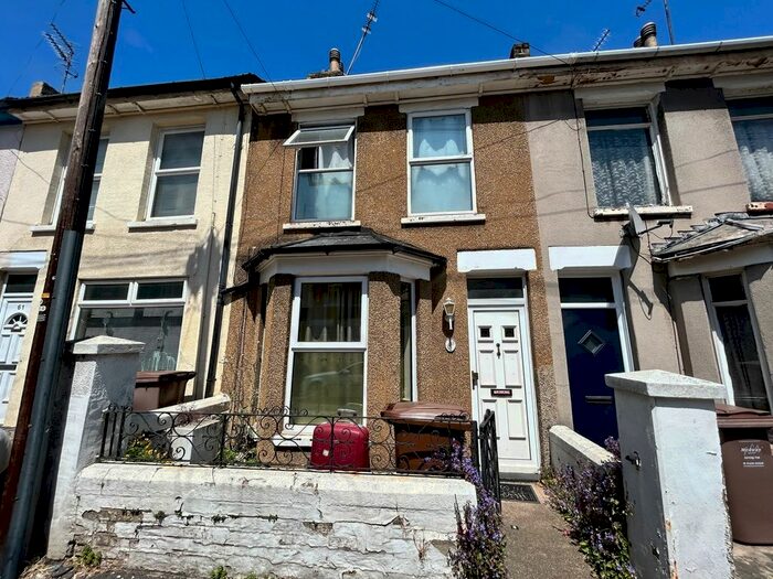 2 Bedroom End Of Terrace House To Rent In Rochester Avenue, Rochester, Kent, ME1