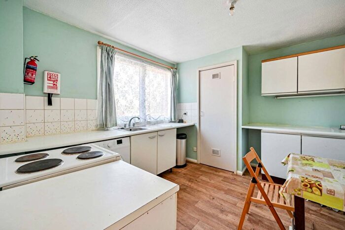 3 Bedroom Property To Rent In Rye Close, Guildford, GU2