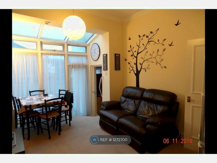 1 Bedroom Flat To Rent In Shepherds Bush, London W12