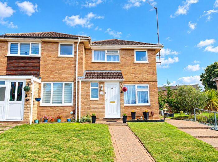 3 Bedroom End Of Terrace House For Sale In Kentstone Close, Northampton, NN2