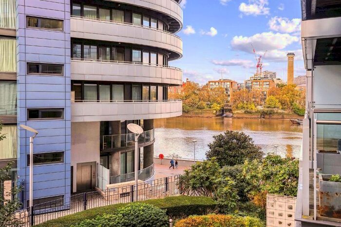 2 Bedroom Flat To Rent In Queenstown Road, London, SW11