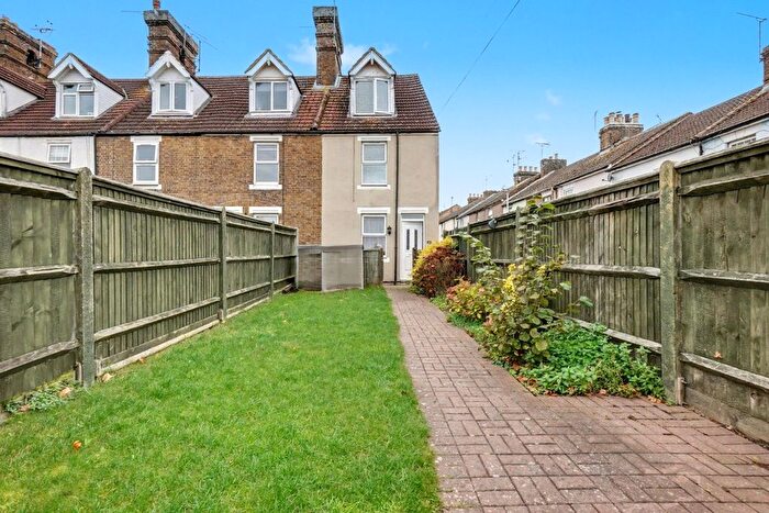 3 Bedroom End Of Terrace House For Sale In Ivy Street, Rainham, ME8