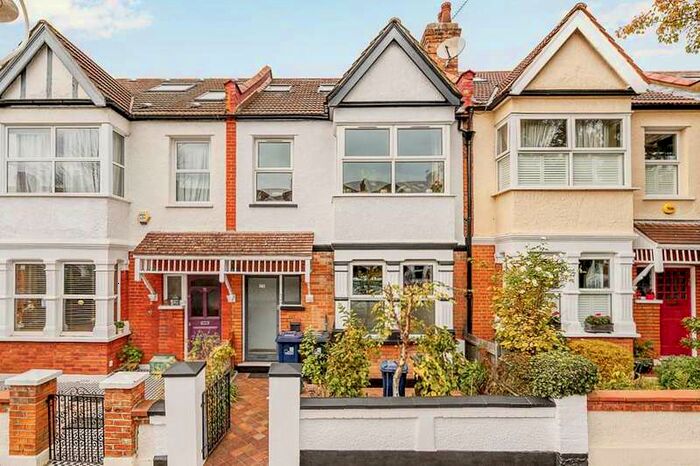 1 Bedroom Flat To Rent In Camborne Avenue, Ealing, London, W13