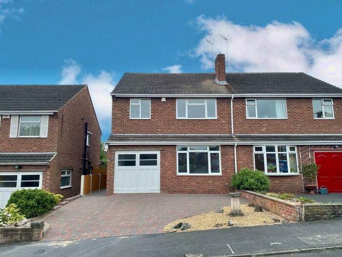 3 Bedroom Semi-Detached House To Rent In Fairfield Rise, Wollaston, DY8