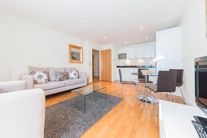 1 Bedroom Apartment To Rent In Millharbour, London, E14