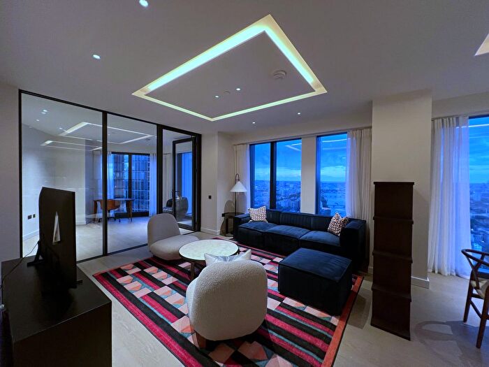 3 Bedroom Flat To Rent In River Park Tower, London, SW8