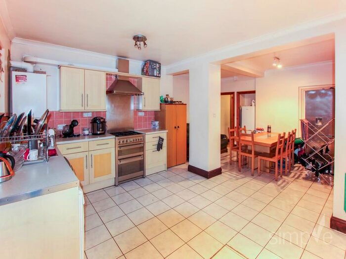 4 Bedroom Property To Rent In North Road, Southall, Middlesex, UB1