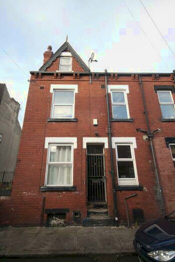 2 Bedroom Terraced House To Rent In William Street, Hyde Park, Leeds, LS6