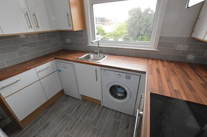 1 Bedroom Flat To Rent In Lower Addiscombe Road, Croydon, CR0