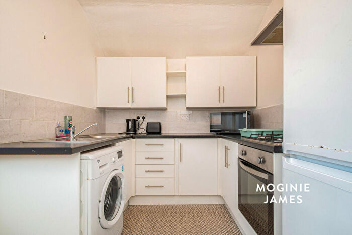 2 Bedroom Flat To Rent In Wellfield Road Fff, Roath, Cardiff, CF24